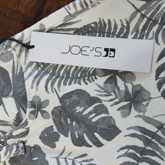 Joe's Jeans Mid Rise Skinny Crop - Picture 5 of 10